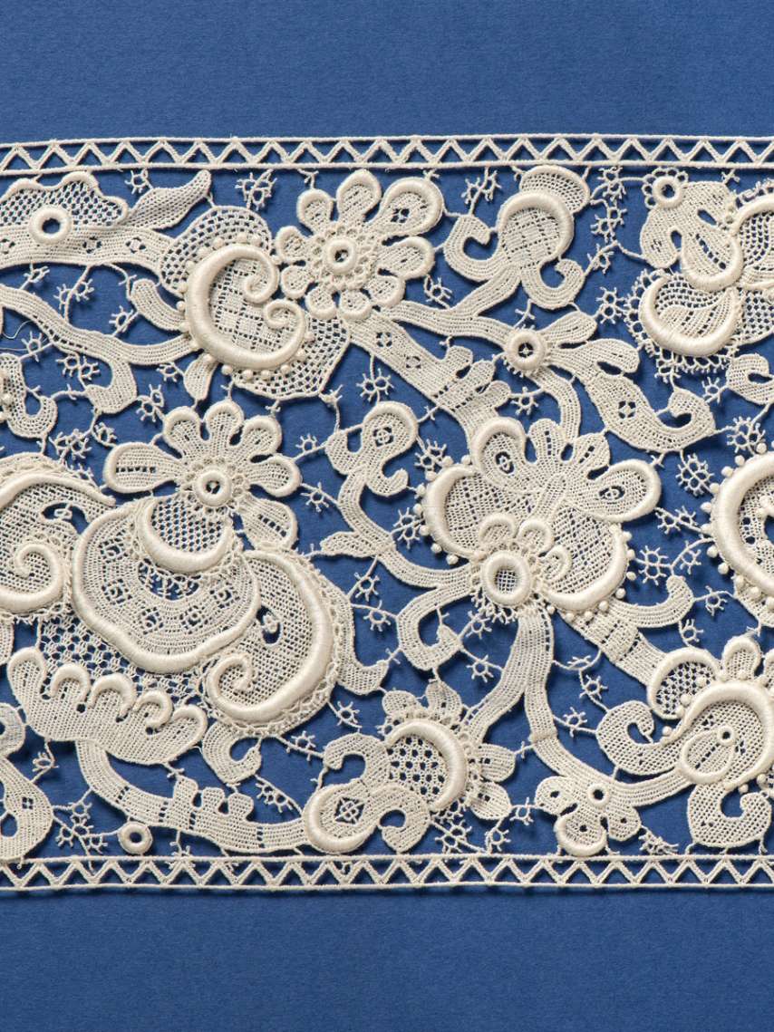 Aetzstickerei (Maschinenstickerei) (Handstickmaschine)