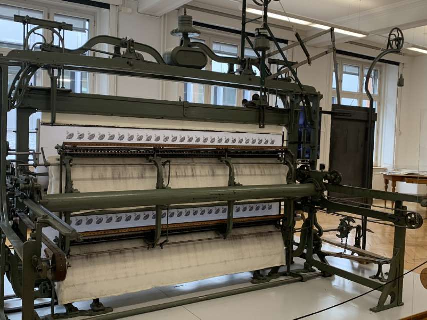 Chemical Lace and Connecting St. Gallen to New York and New Jersey