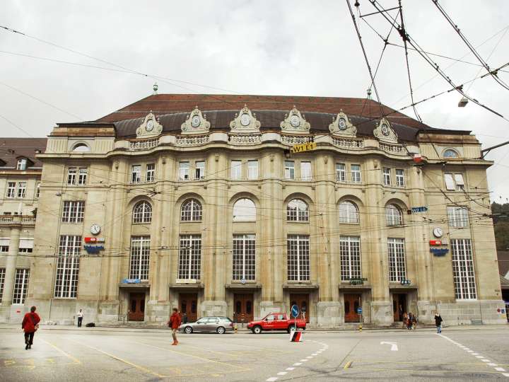 Hauptbahnhof und Hauptpost
