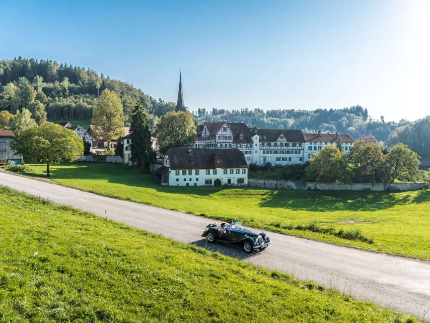 Textile trails and tours